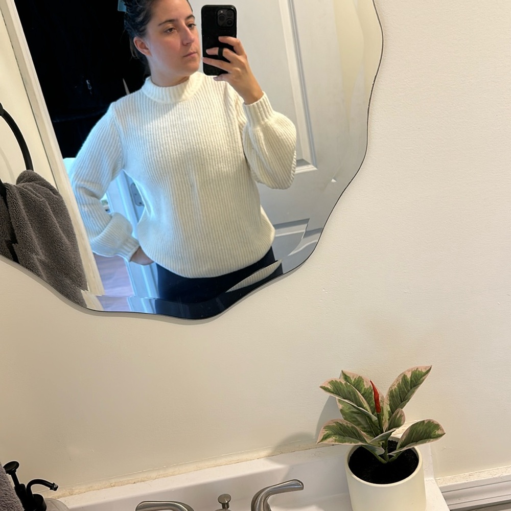 Sweater - Picture 4 of 4